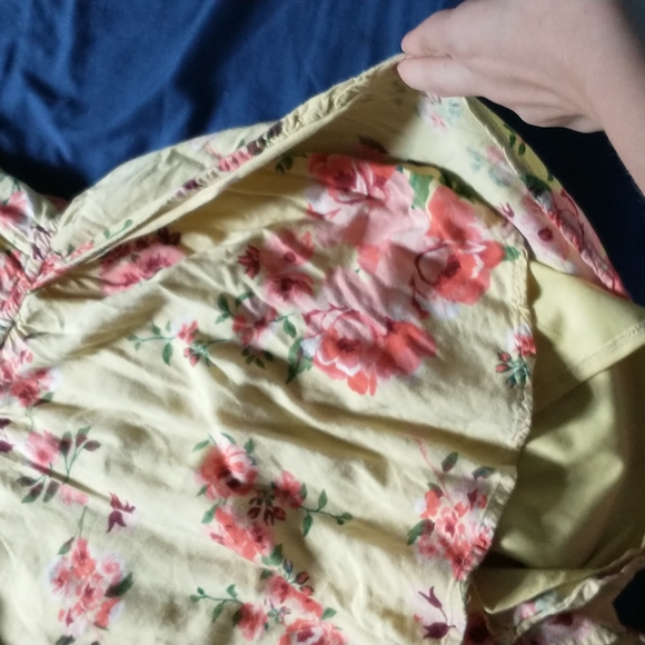 Beautiful yellow romper - Picture 3 of 3